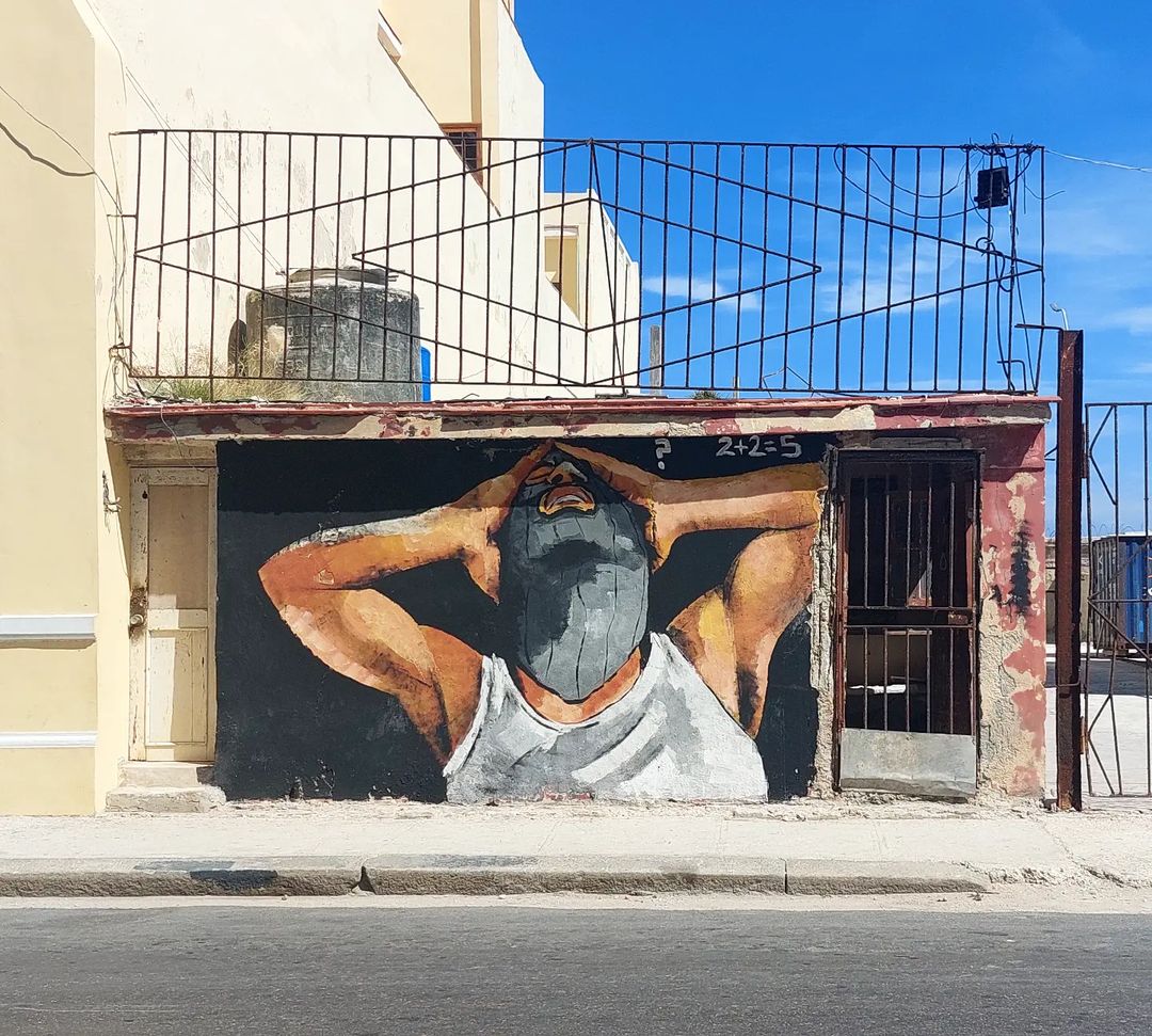 2+2=5 @ Havana, Cuba